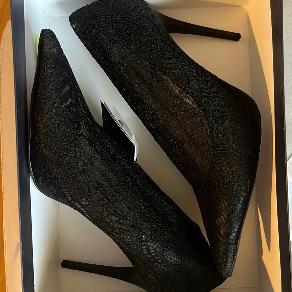 Zara basic lacy black shoes